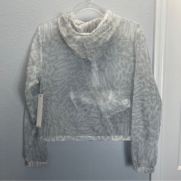 GOOD AMERICAN Icy Leopard Print Wind Breaker Jacket Athleisure Animal - Picture 12 of 13